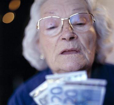 Noticia de Politica 24h: La UE elabora planes para garantizar unas pensiones de jubilacin adecuadas
