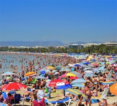 Noticia de Politica 24h: Espaa supera las previsiones con el crecimiento del turismo nacional un 4% en mayo 