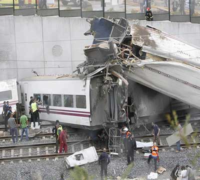 Noticia de Politica 24h: La Audiencia Provincial de A Corua deja sin efecto la imputacin de cinco miembros de ADIF en relacin al accidente de tren de Santiago
