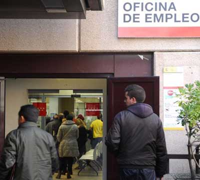 Noticia de Politica 24h: CCOO: El paro sube en octubre: se sigue destruyendo empleo, aunque con menor intensidad