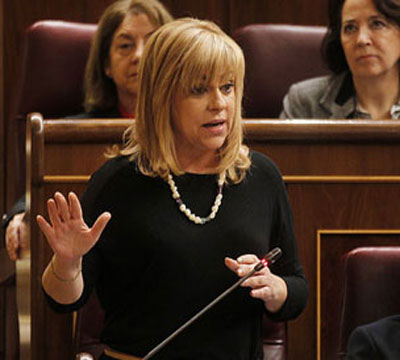 Noticia de Politica 24h: Elena Valenciano denuncia la discriminacin del Gobierno a mujeres solas y parejas de lesbianas para ser madres 