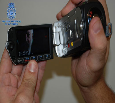 Noticia de Politica 24h: La Policía Nacional detiene a una persona por grabar en salas de cine películas de estreno y colgarlas en Internet