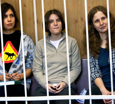 Noticia de Politica 24h: Rusia libera a las Pussy Riot y los activistas de  Greenpeace con una amnista