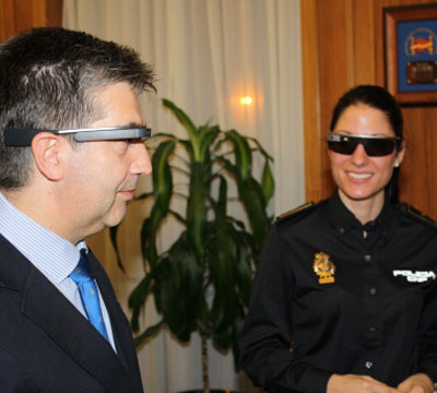 Noticia de Politica 24h: La Direccin General de la Polica explora la utilidad de las Google Glass en las patrullas policiales